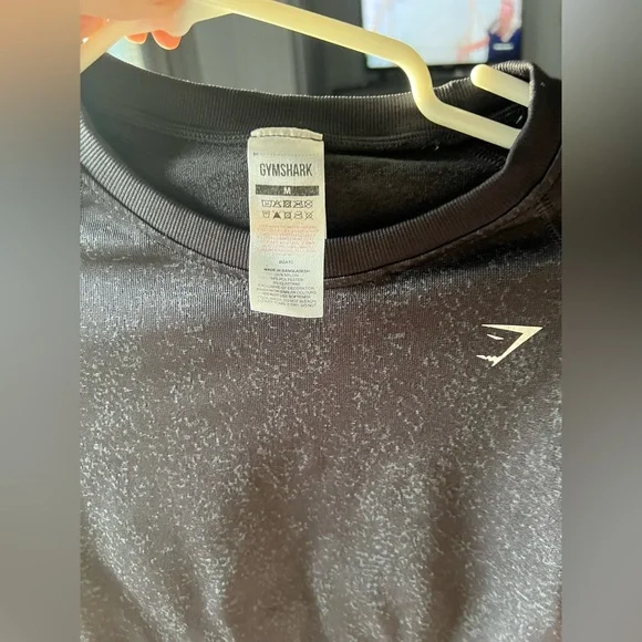 Gym top - Picture 2 of 3